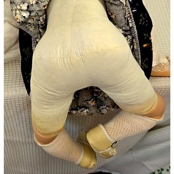 “First Kiss” Porcelain Girl Doll Long Curls Lace Leggings Shoes 13" - Picture 7 of 8